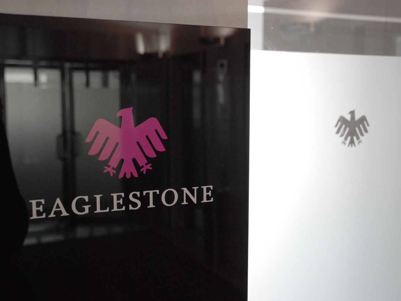 金融公司logo設計